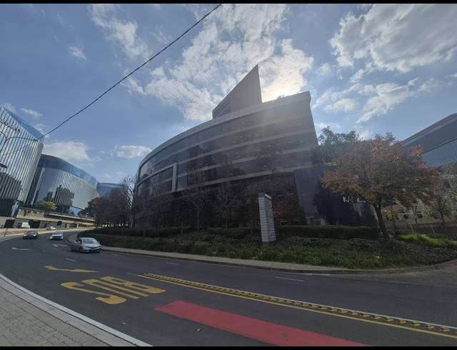270M² OFFICE TO LET IN SANDTON CENTRAL
